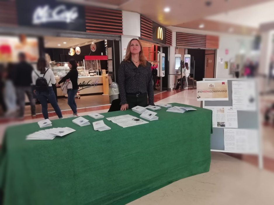 Attività di sensibilizzazione di Progetto Aurora al centro commerciale Porte di Sassari