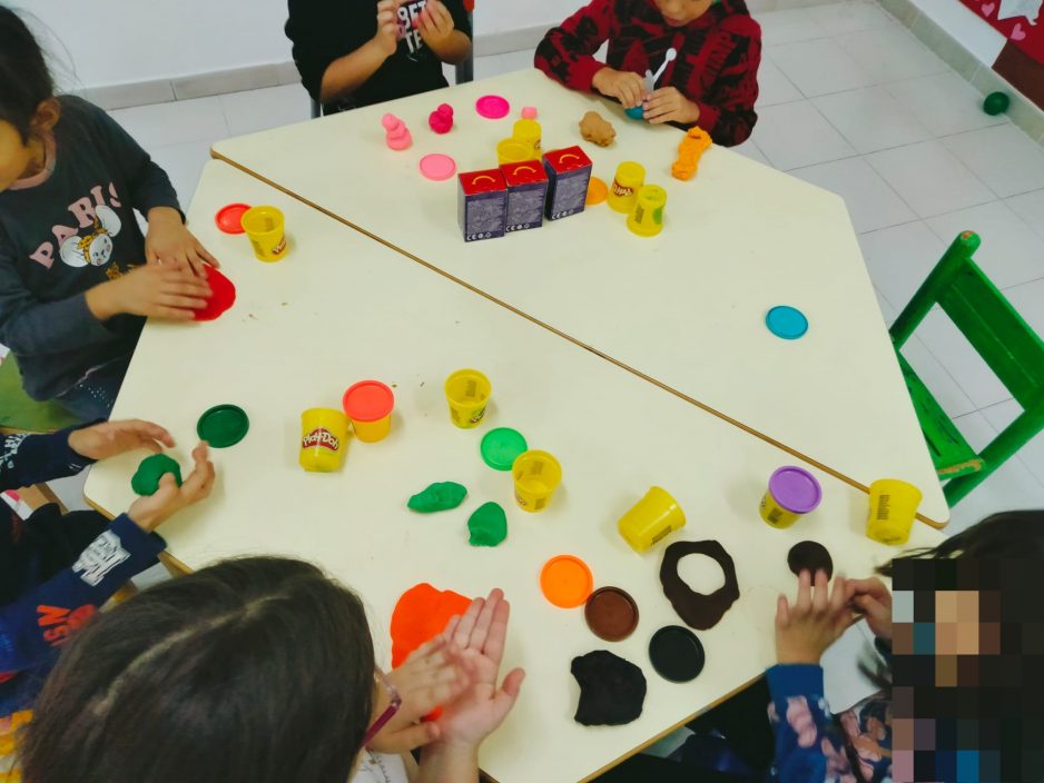 L’arte-terapia per ə bambinə di Casa Aurora